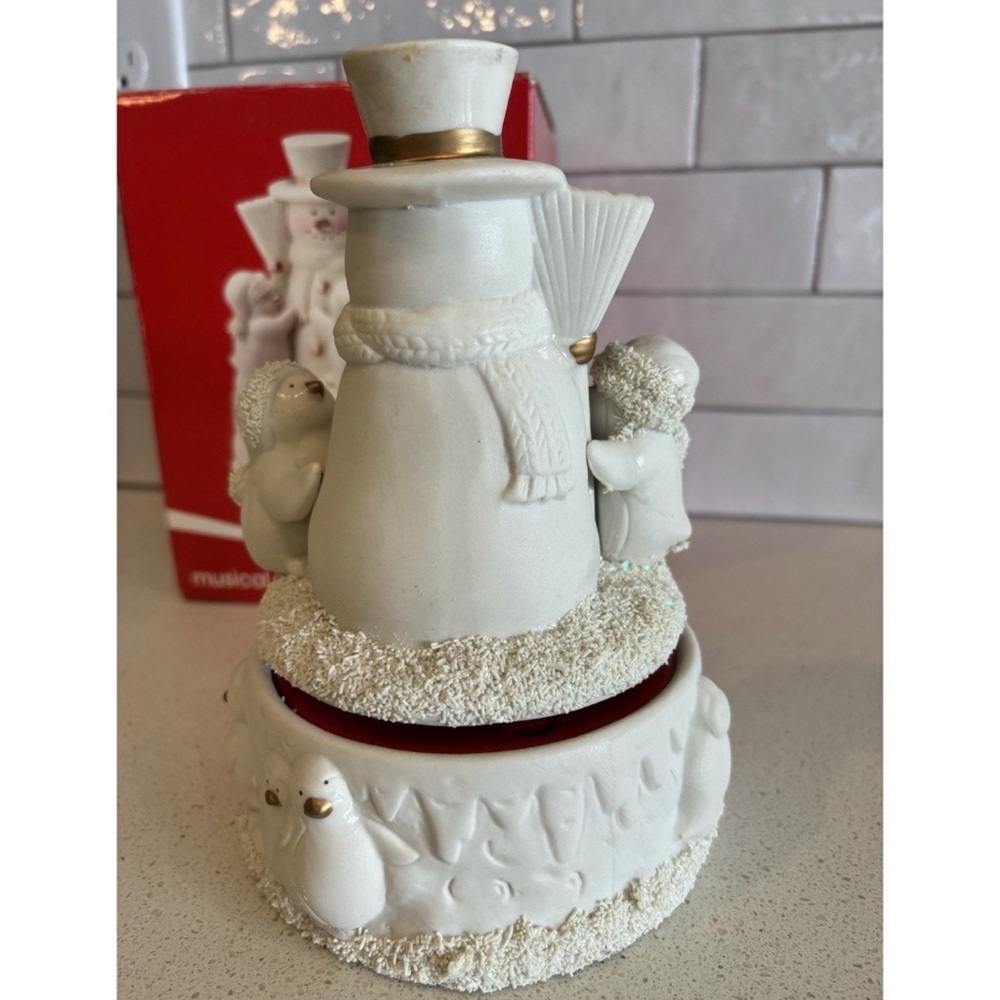 Music Box Snow Skaters Spin Plays Music Ivory Bisque 8.25” Vintage JC Penney - Picture 3 of 6